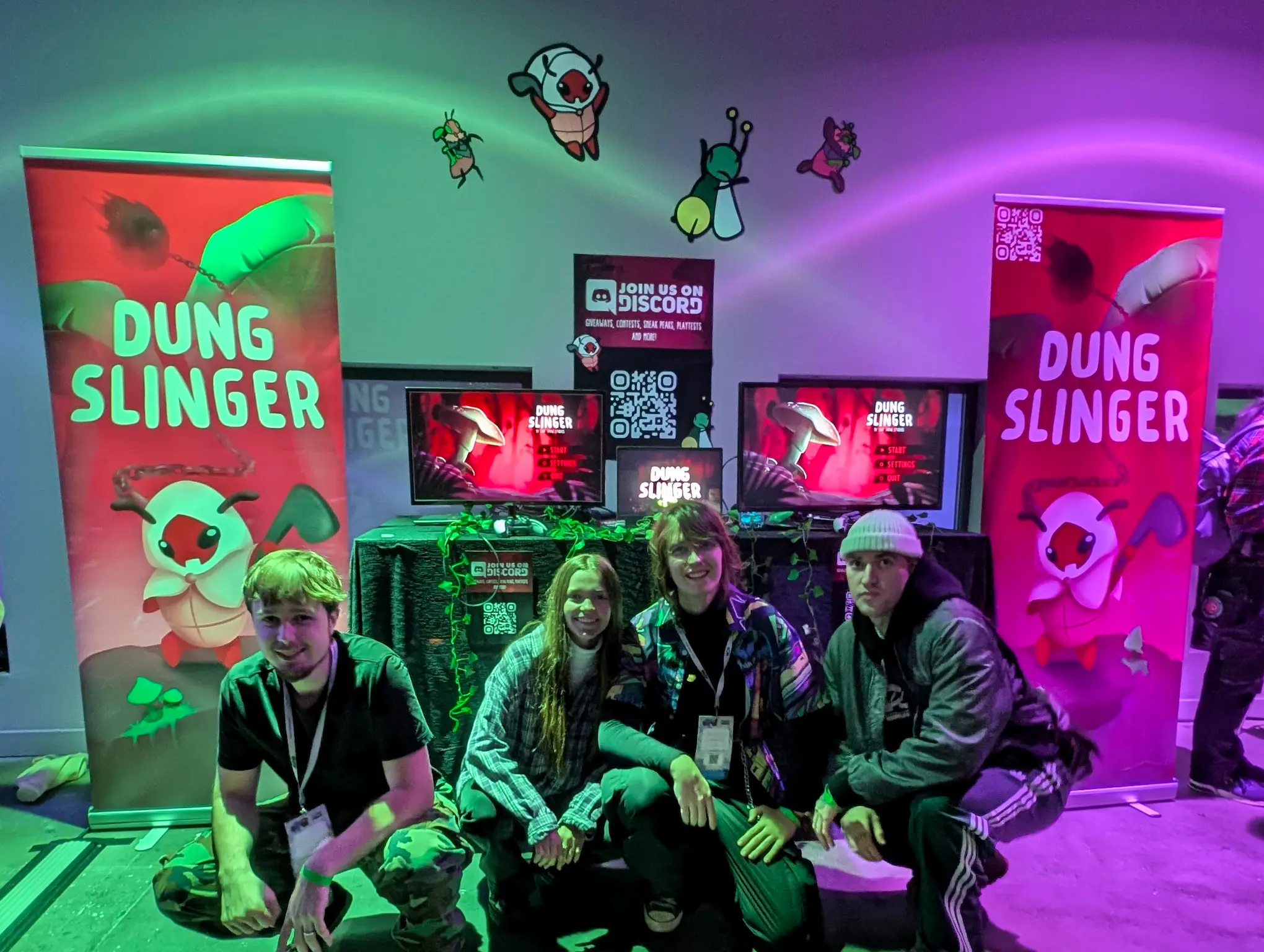 Dung Slinger booth